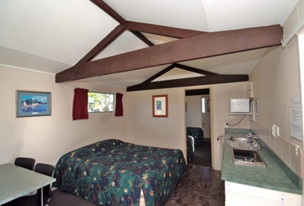 Omokoroa Kiwi Holiday Park Tauranga Bilik gambar